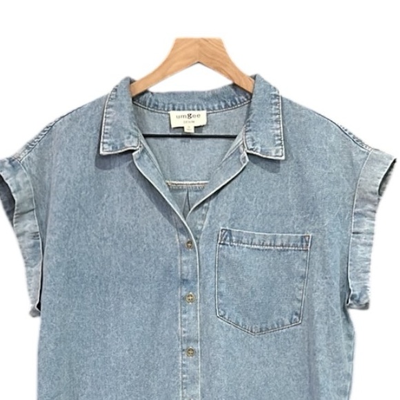 Umgee Denim Short Sleeve Frayed Hem Button Down Front Oversized Casual Top Small - Picture 4 of 9